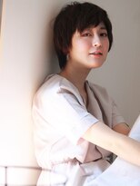 アトリエパーランプ(Atelier par LAMPE) ラフ感を残したアシンメトリーな黒髪丸みショートc