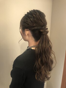 フィールグッドカンパニー(Feel Good Company) お呼ばれ大人ポニースタイル♪