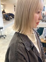 ヘアーブレイス(hair brace)&nbsp;ハイトーン×外ハネボブ　stylist菅野