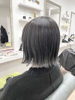 アクルヘアーバイテソロ(AKUR hair by tesoro)&nbsp;外はねグレージュ