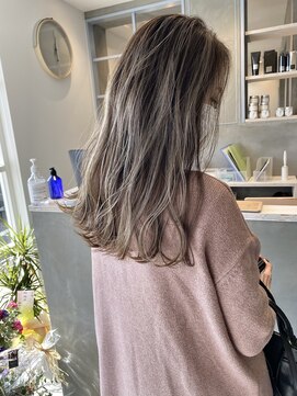 ロテ(LOTE.) ハイライト/髪質改善/ブリーチ/切りっぱなし/一宮/妙興寺