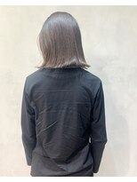 キチ(kichi.)&nbsp;[kichi.] 切りっぱなしボブ×グレージュ