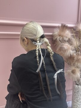 リー 梅田(Lee) タイトアレンジ/カチモリ/アレンジ/三つ編み/韓国/ヘアセット