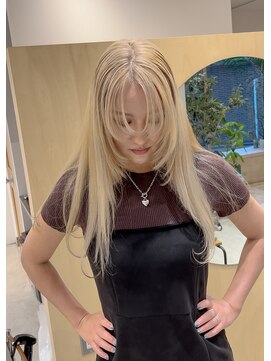 スタン 渋谷(Stam) 抜きっぱなしブロンドハイトーンウルフレイヤーケアブリーチ渋谷