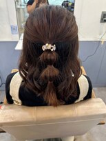 トッカ ヘアアンドトリートメント 難波店 お団子ハーフアップが可愛いアレンジ