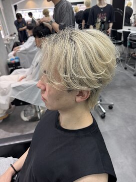 ゼロ 渋谷(XeRo) ハイトーン毛流れセンターパート