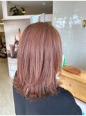 外ハネと白髪ぼかしカラーで大人可愛く！