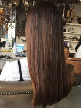 シェリ ヘアーアンドメイク(Cherie hair&make) 艶感あふれるナチュラルストレート