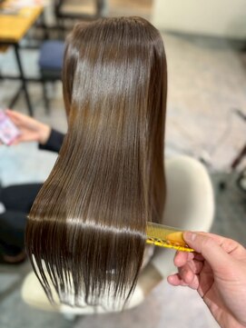 リルーム(re-room) 髪質改善/絹髪/艶髪ストレート/イエローブラウン