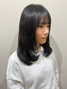 イーストハムヘッドショップ(EAST HAM head shop) ナチュラルストレート/毛先レイヤーカット/ミディアム