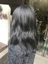 イロ(Ilo) モノトーングレージュ
