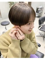 テトヘアー(teto hair)&nbsp;マッシュ　ショート　ストレート　ツヤ　シースルー　グレージュ