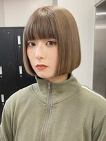 ベレーザシェルト(Beleza scelto)&nbsp;4464グレーベージュぱっつん前髪ハイライトタンバルモリボブ