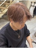 メンズセンター分けヘア×ピンクベージュカラー