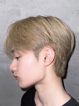 ノラ シブヤ(NORA) センターパートメンズカット韓国ヘアブロンドベージュ