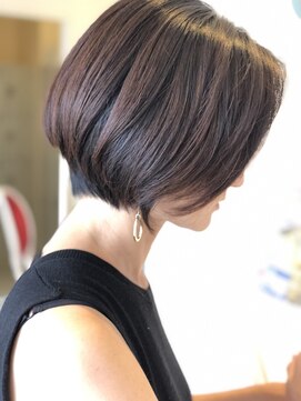 ラ シェンテ 宝塚(La Sente) ラシェンテ前下がり大人ボブスタイル