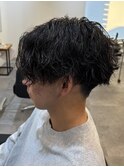 MEN’S HAIR/波巻ツイストスパイラル/センターパート/伊勢崎
