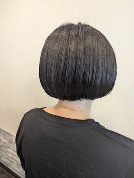 ヘアブティック ルーツアール(Hair Boutique ROOTS R) カットとツヤヘアマニキュア