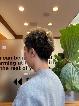ヘアーサロン オンリーホープ(HAIR SALON ONLY HOPE)の写真/デキる男の印象UP！メンズカジュアルはお任せ。頭皮もスッキリ♪