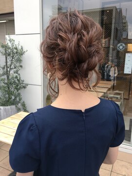 ニキータ(Nikiita) カジュアルシニヨン