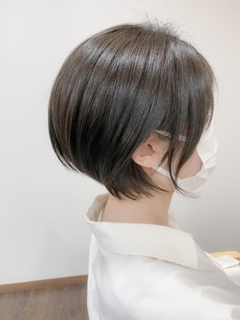 イソラブル(ISOLA-blu) 丸みショートグレー透明感10代20代30代