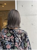 ハイライトカラー切りっぱなし外ハネボブアッシュベージュ透明感