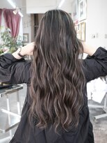 マリアナ(Mariana)&nbsp;ハイライトショートヘアレイヤーカットダブルカラー