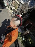 刈り上げ　トカゲ　赤髪　レッド　ボウズ