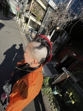 カー(KAH) 刈り上げ　トカゲ　赤髪　レッド　ボウズ