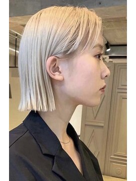 ザ ストラマ(THE STRAMA) mizunoホワイトベージュボブ/切りっぱなしボブ/ミニボブ