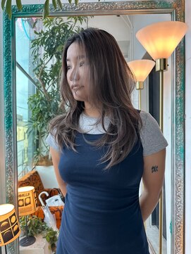 ルーヴェ(LOWE) 【AYANO】グレージュ×ハイライト