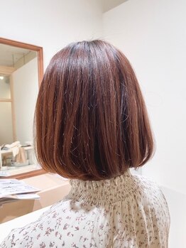 カルム ヘアー(calme hair)の写真/白と木目の落ち着いた空間で癒される上質サロン。髪質やクセを見極め、あなたに合ったstyleをご提案♪