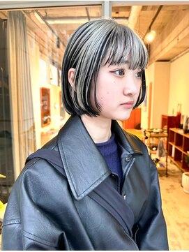 ムク(muku) ホワイトハイライトデザインボブ