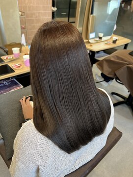 フィエルウメダ(Fier umeda) 〇ツヤ感シアーブラウン○