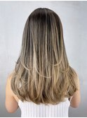ロング美髪顔周りレイヤーおくれ毛_ba479034