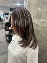 キング 心斎橋店(K!ng) ハイライトカラーミルクティーベージュレイヤーカット