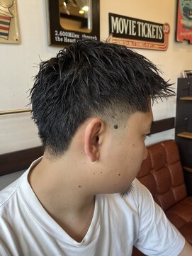 ドゥーエン 守口店(DoEN) スパイキーショート×テーパーフェード