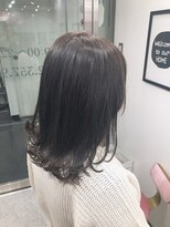レム 阿佐ヶ谷(REM)&nbsp;外ハネミディアムヘア/透明感グレージュカラー