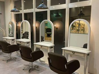 AUBE HAIR ray　沖縄北谷店 【オーブ へアー レイ】