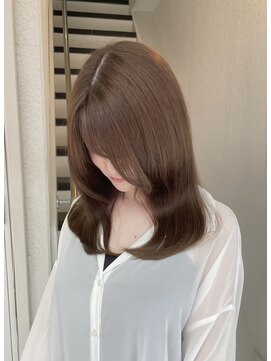 アンダーバーホワイト 阪神西宮店(_WHITE) 透明感溢れるシフォンベージュカラー#柔らかい大人女性スタイル