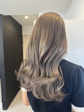 アルーシェウィズスカイ 原宿(Alushe with Sky) ミルクティーグレージュ/ダブルカラー/ケアブリーチ/ハイライト