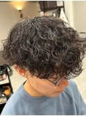 波巻きパーマセンターパートツイストスパイラルパーマ刈り上げ