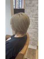 美容室 シェイプ 条里店&nbsp;ハイトーンショートボブ