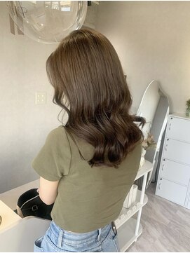 プリュム(Plume.) 明るめオリーブベージュ