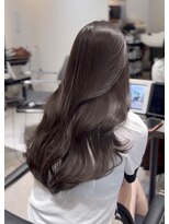 リス バイ ソヨン(Lis by SOYON)&nbsp;黒髪/グレーベージュ/レイヤーロング/前髪パーマ/髪質改善