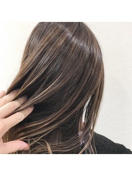 セラ ヘアデザイン(SELAh) お客様スタイル　グラデーションカラー