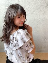 ヘアサロン シロップ(Hair Salon Syrup) [Syrup・山谷慎太郎] 「無彩色カラーのミディアムウェーブ」