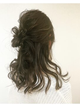 スケール(SCALE) ざっくりお団子ハーフアップ