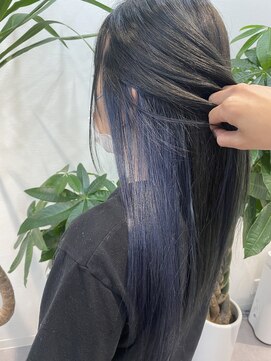 ファン(FAN) イヤリングブルーカラー