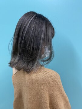 リーホリエ(Lee Horie) ダークヘルシーシナモン×ホワイトハイライト　by手島